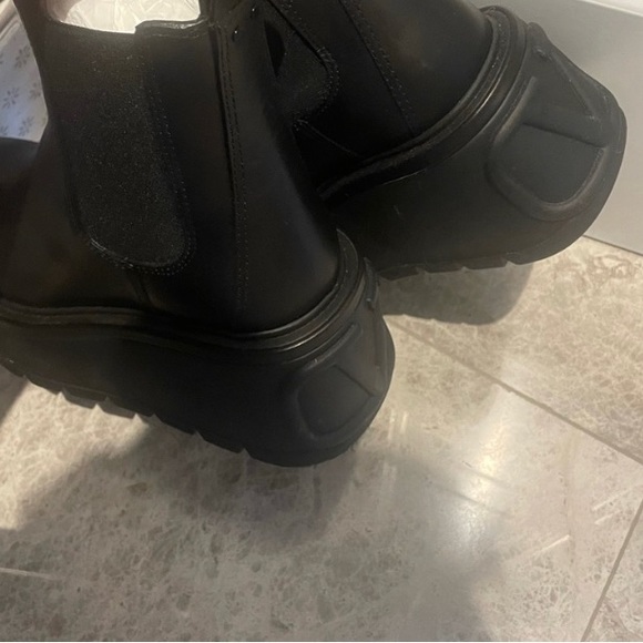 Authentic Valentino Garavani booties - Picture 3 of 6